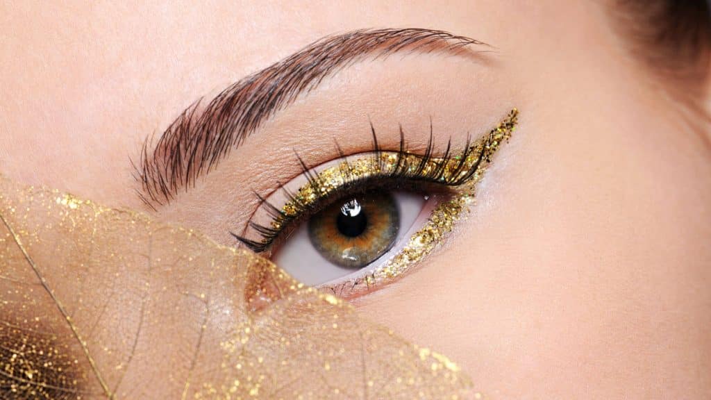 How to Apply Eyeliner: A Complete Expert Guide