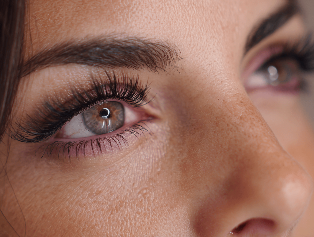 doll eye lashes on small eyes